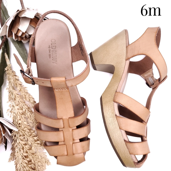 Old Navy Shoes - Old Navy Tan Clogs Closed Toe Strappy Sz 6m